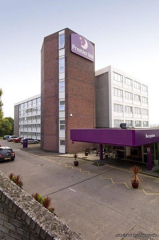 Premier Inn Cardiff North Exterior photo